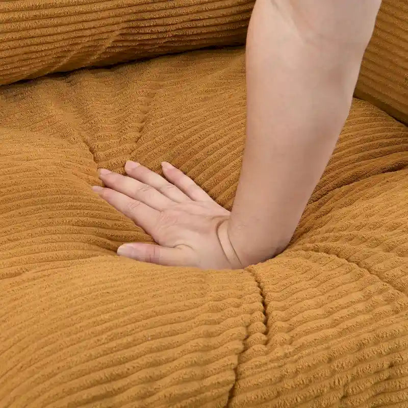 Canapé moderne tapissé avec 2 dossiers et coussins d'assise en mousse haute densité.