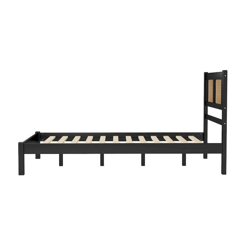 Lit plateforme en bois de style moderne avec tête de lit en rotin naturel