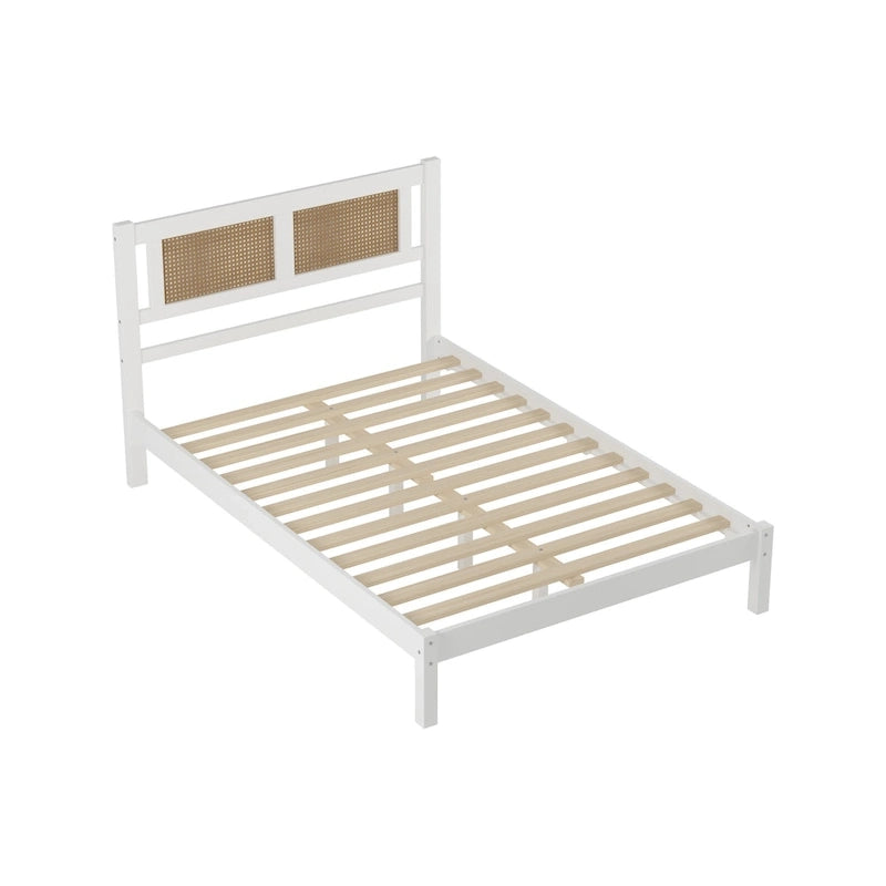 Lit plateforme en bois de style moderne avec tête de lit en rotin naturel