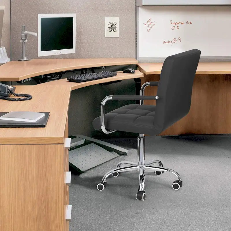 Chaises et bureaux de bureau réglables en hauteur