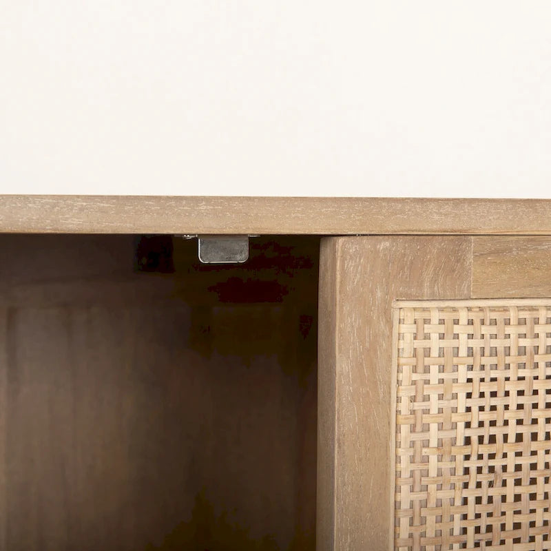 Buffet quatre portes en rotin et bois massif brun clair
